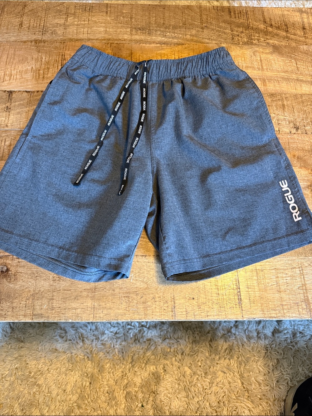 Rogue Men’s Charcoal Gray Athletic Drawstring Shorts size small